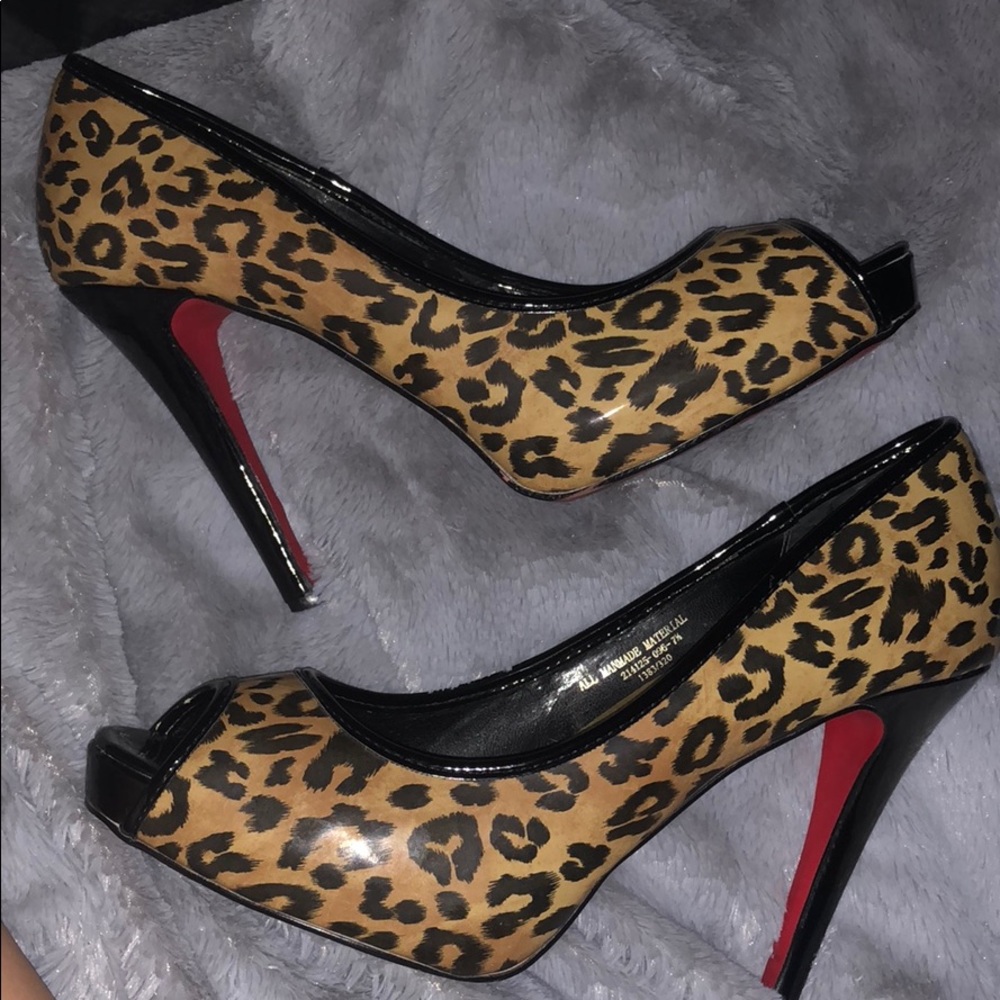 Colin Stuart Cheetah print heels